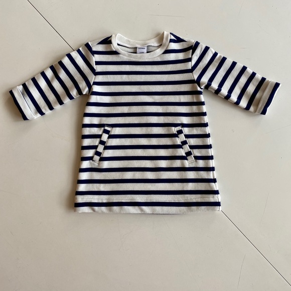 Two Old Navy dresses - Picture 4 of 5